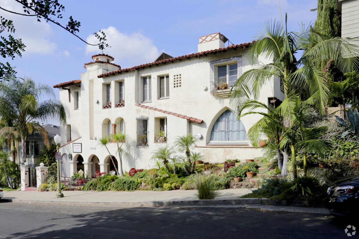 102 Apartments Available for Rent in Los Feliz, CA