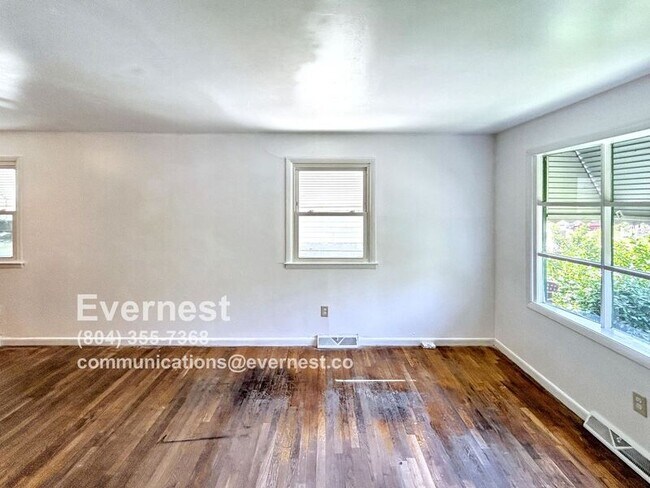 Foto del edificio - 1804 Trenton St