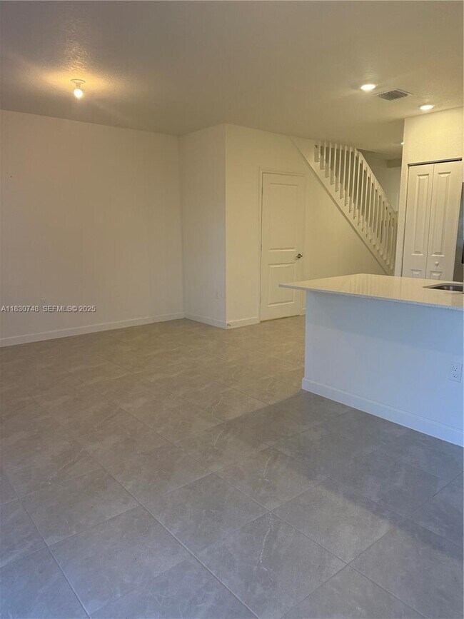 Foto del edificio - 5145 SW 37th St