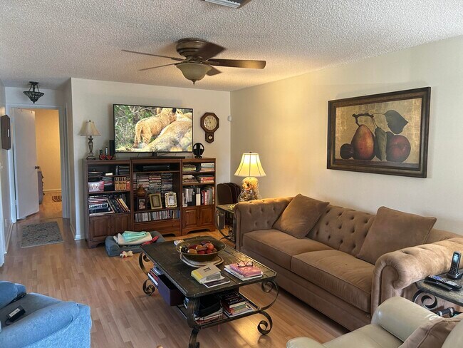 Building Photo - 3811 Devenport Ct
