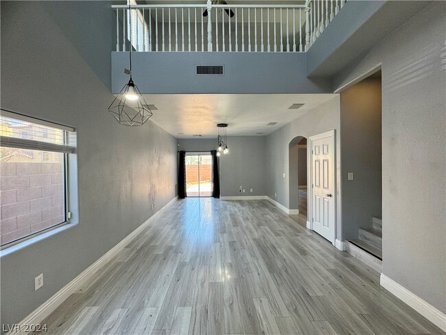 Building Photo - 8911 Mossy Hollow Ave