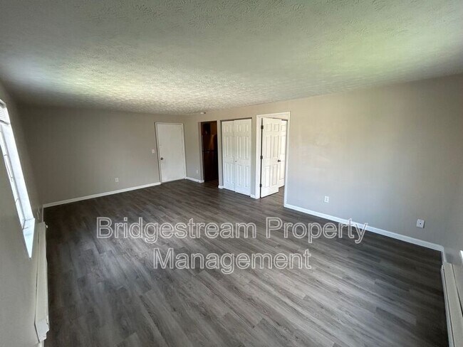 Foto del edificio - 305 Bellbrook Ave