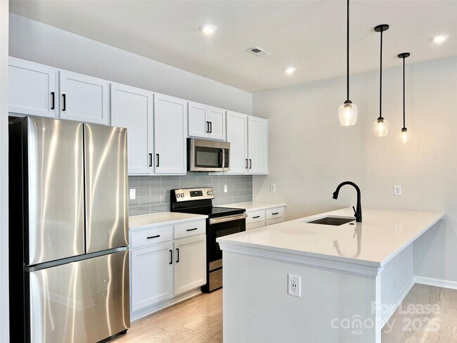 Foto del edificio - 5348 Somerset Hill Ln