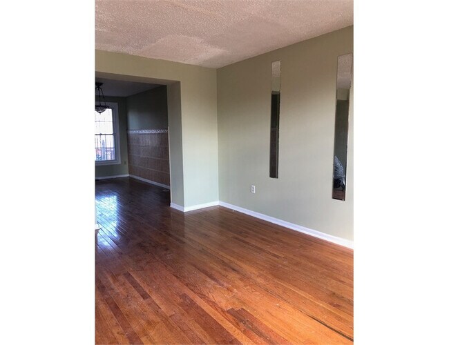Building Photo - 1106 Laurens St