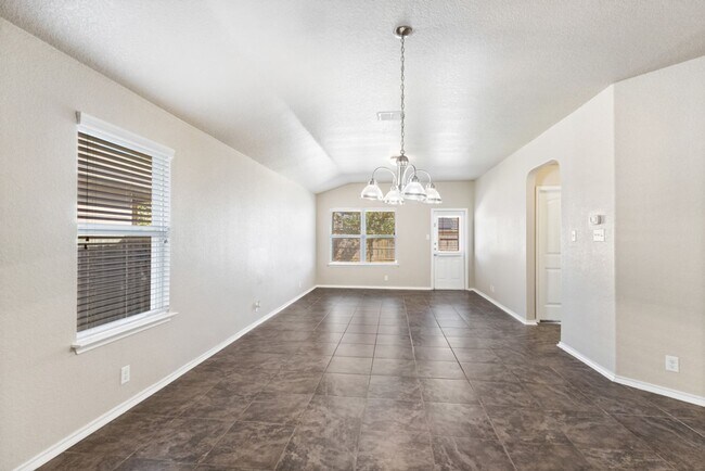 Building Photo - 4 Bedroom/2 Bath Wildhorse At Tausch Farms Subdivision