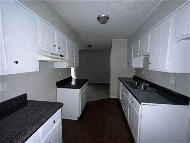 Foto del edificio - For Rent