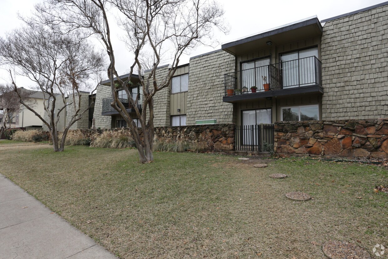 The Gardens Apartments Dallas Tx Apartments Com