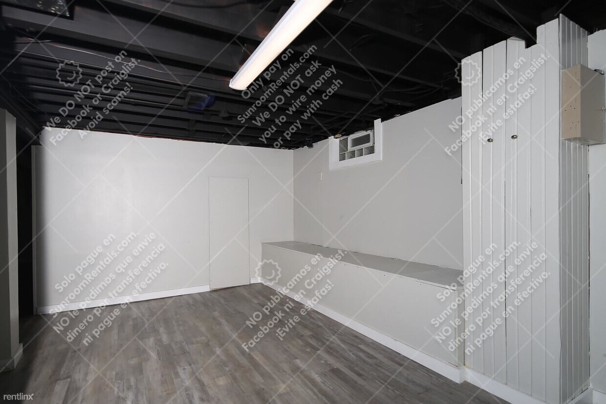 Primary Photo - 2 br, 1.5 bath House - 5363 Primrose Ave
