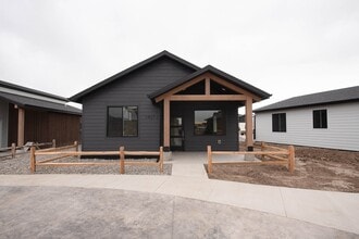 Building Photo - 1407 Windsor Dr