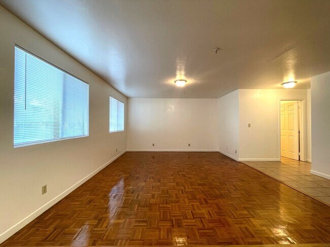 Foto del edificio - Nice and clean 3 beds 2 baths located in conveniently Laurel District.