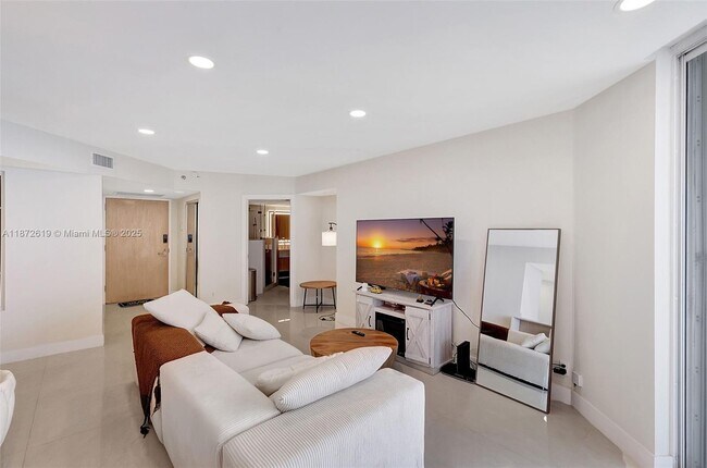 Foto del edificio - 16485 Collins Ave