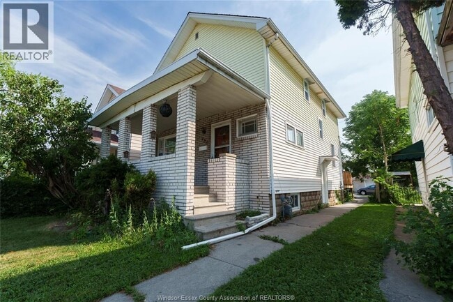 Building Photo - 950 Elsmere Ave