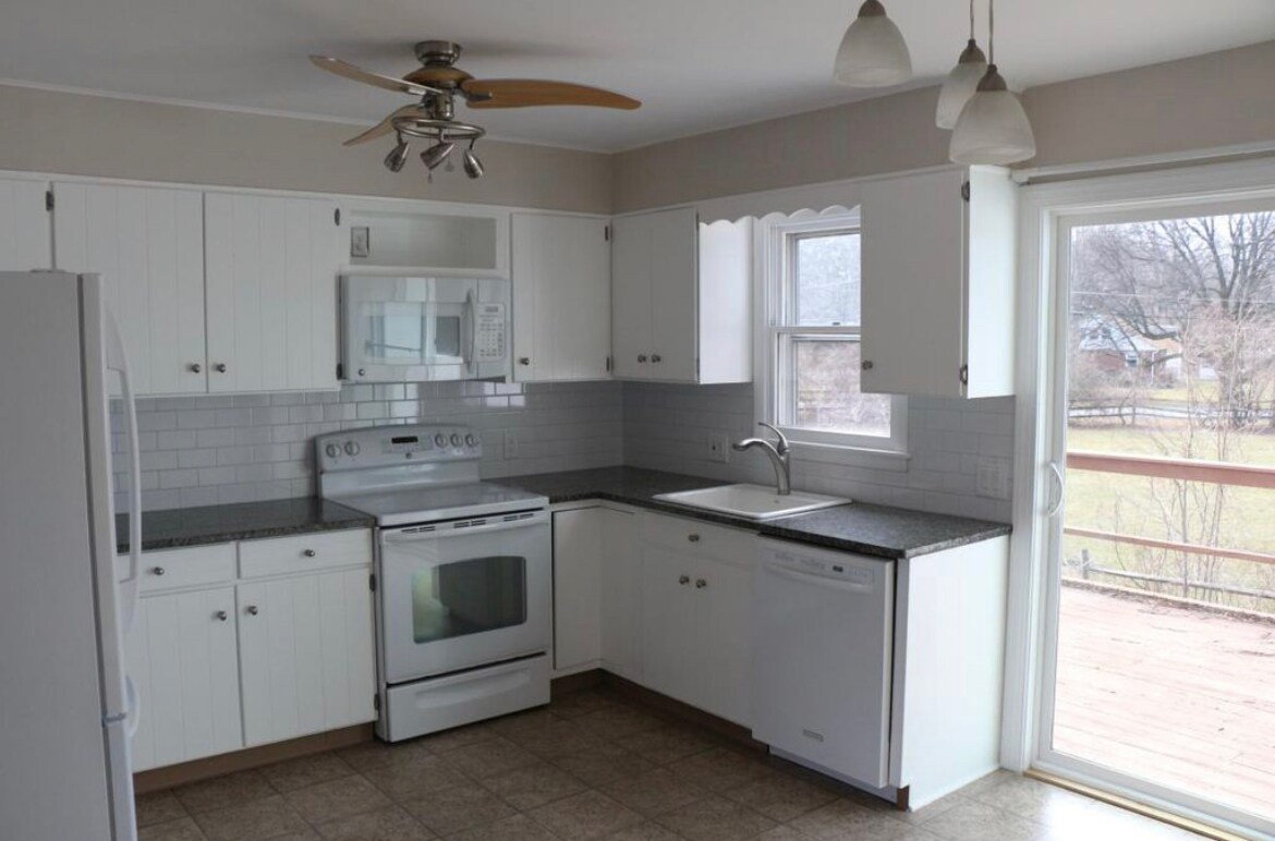 Kitchen - 1 Laur-Lin-Dee Ln