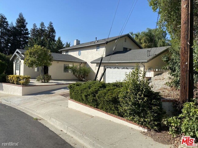 Foto del edificio - 4 br, 3 bath House - 20897 Kelvin Pl