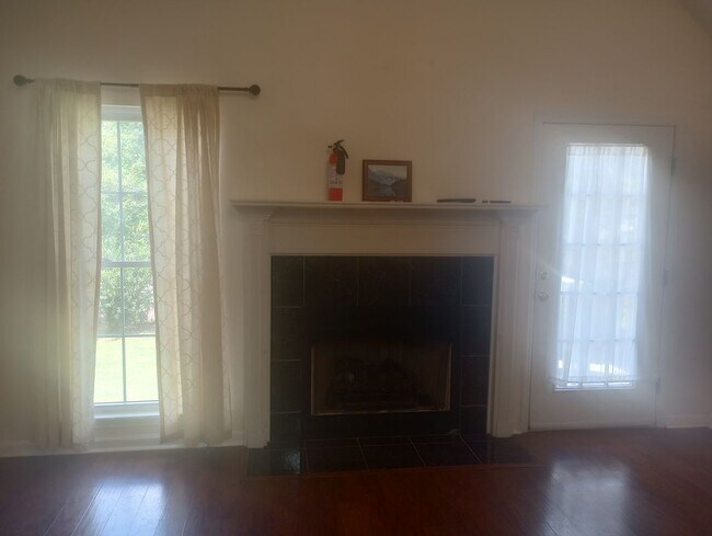 Foto del edificio - 518 Ridgecliff Ct