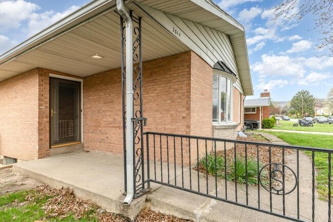 Building Photo - 3814 Kingsley Dr