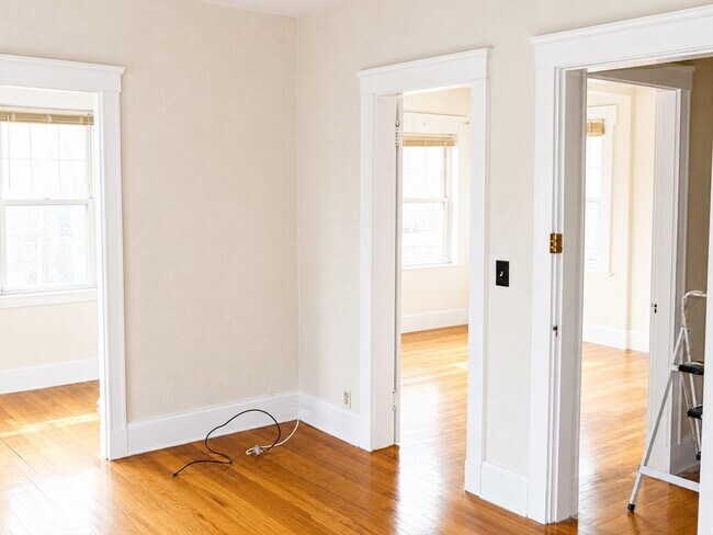 Building Photo - 648 Cummins Hwy