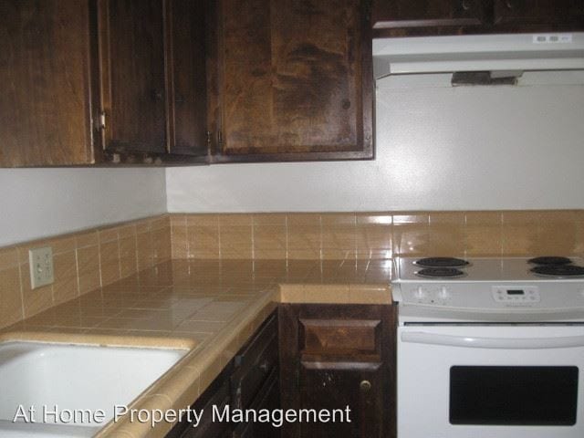 Building Photo - 2512 Ashe Rd