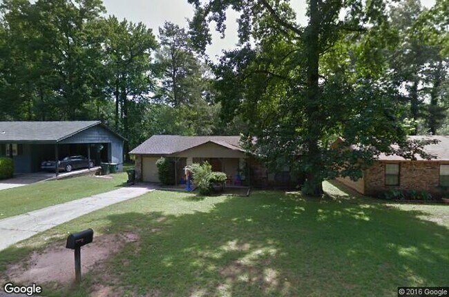 Building Photo - 3951 Wooddale Drive