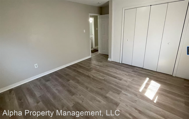 Building Photo - 3 br, 1 bath House - 2831 Woodside Dr