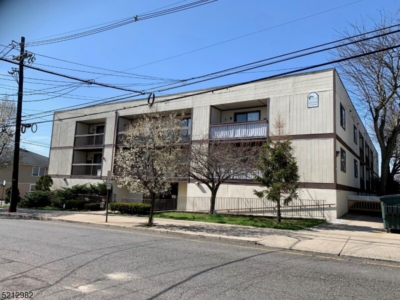 19 Plauderville Ave, Garfield, NJ 07026 Condo for Rent in Garfield, NJ