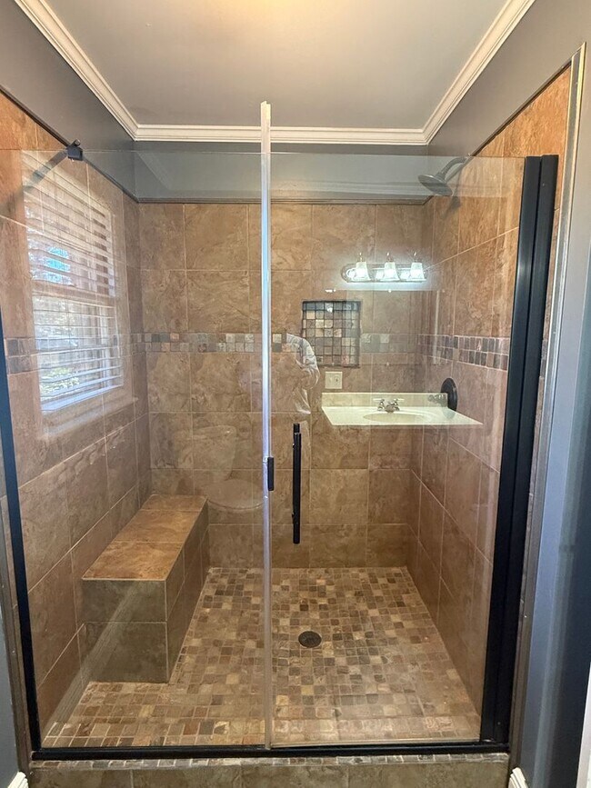 Foto del edificio - 2 Bedroom 1 Bath Home with a Bonus Room in Valdosta GA