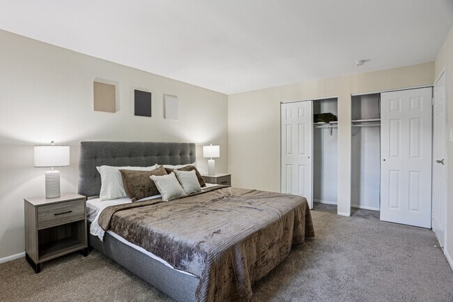 Building Photo - The Village of Pennbrook Apartments