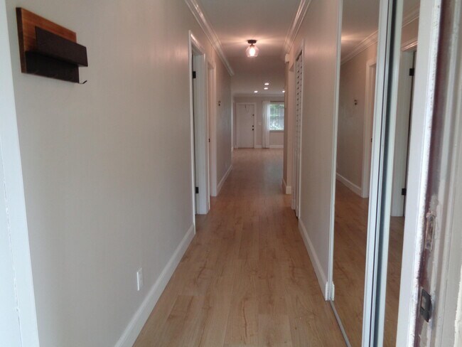 Foto del edificio - 3109 SW 20th Terrace
