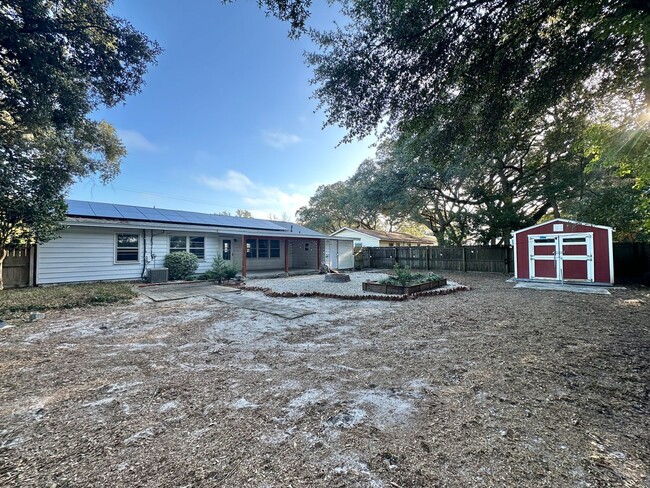 Building Photo - Charming 3-Bedroom Home in FWB!