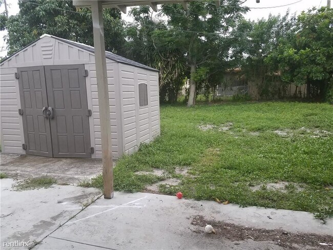 Building Photo - 2 br, 1 bath House - 5850 Hayes St