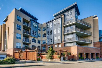 Building Photo - 7800 SE 27th St