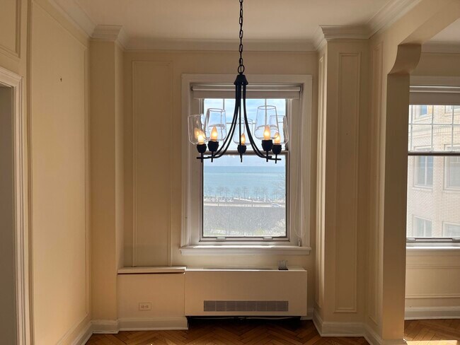 Foto del edificio - 925 E Wells St