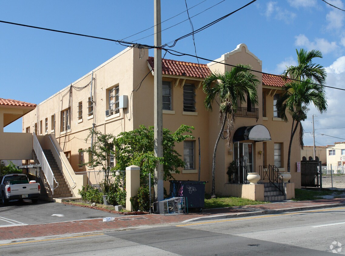 Building Photo - 1352 SW 7th St