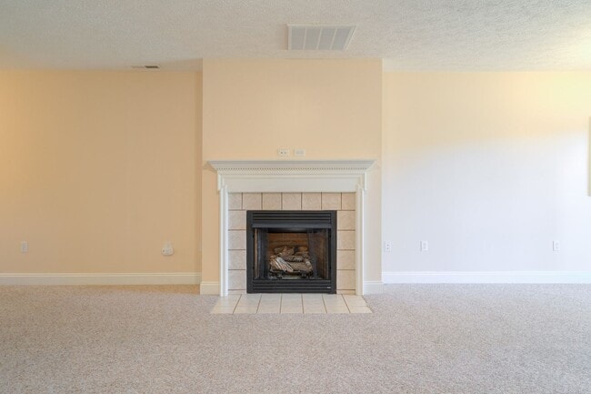 Foto del edificio - Available for the 2026-2027 lease term.