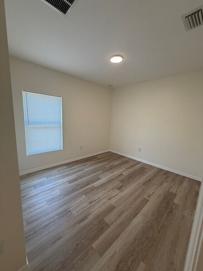 Foto del edificio - 10119 Candleberry Wds Ln