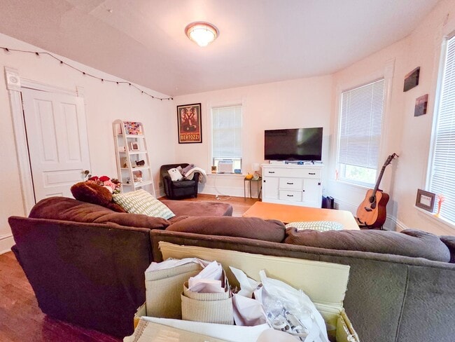 Foto del edificio - 1335 Rutledge St