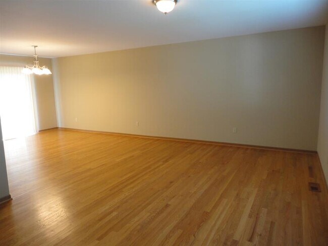 Foto del edificio - For Rent