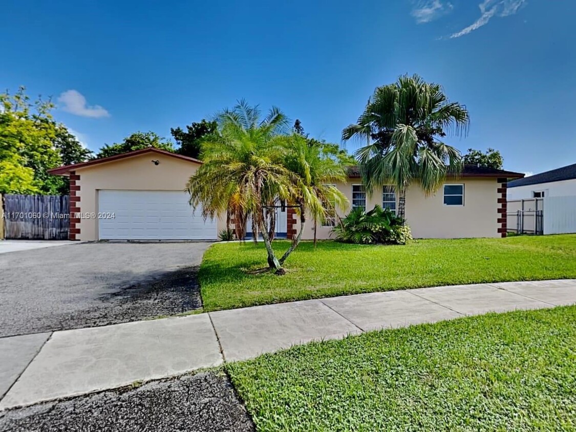 Foto principal - 17305 SW 107th Ct