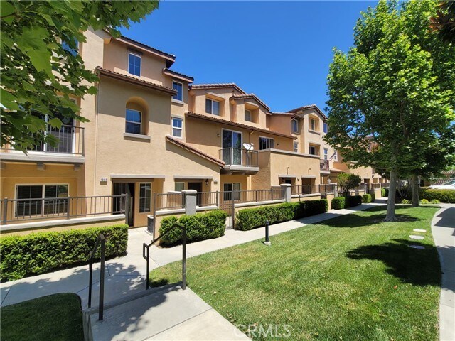 Foto del edificio - 17871 Shady View Dr