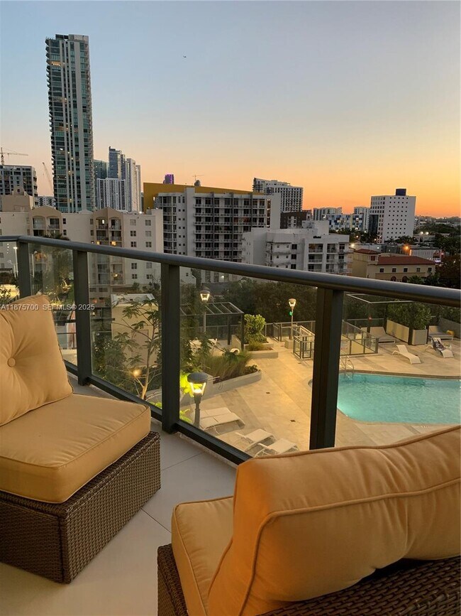 Foto del edificio - 501 NE 31st St