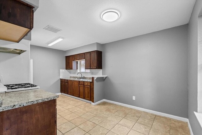 Foto del edificio - 3415 Gary Ln