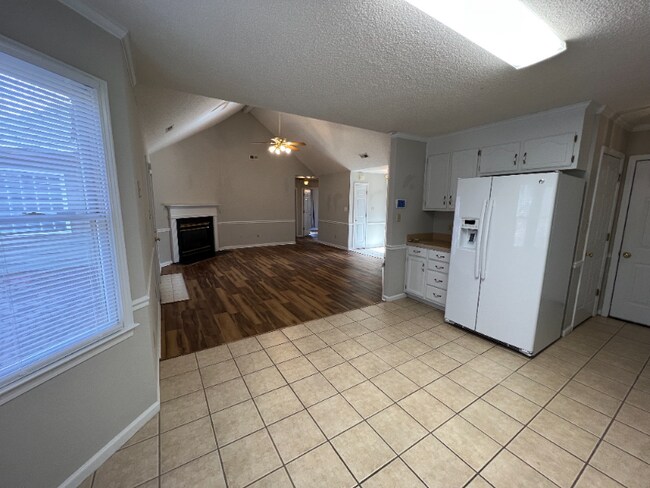 Building Photo - 3012 River Ridge Dr