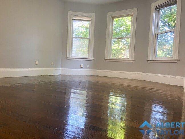 Building Photo - 19 Parker Hill Ave