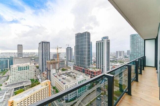 Foto del edificio - 398 NE 5th St
