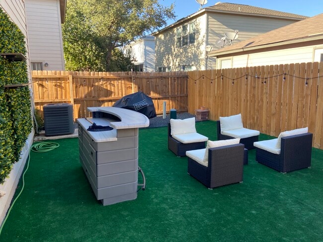 Building Photo - 410 Mahogany Chest