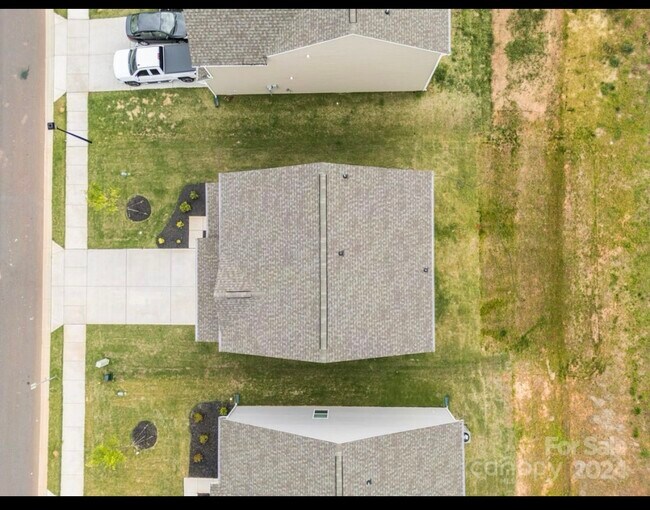 Building Photo - 600 Lamorak Pl