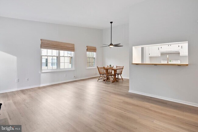 Foto del edificio - 21 Meadow Ln