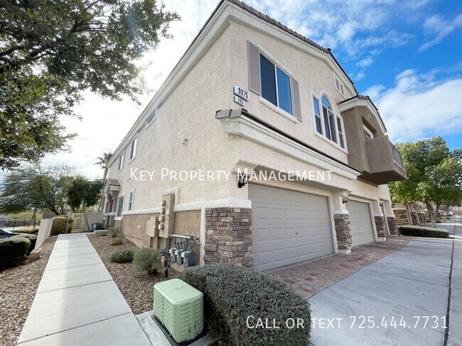 Building Photo - 3 BEDROOM 2.5 BATH TOWNHOME NEAR 95/215 WI...