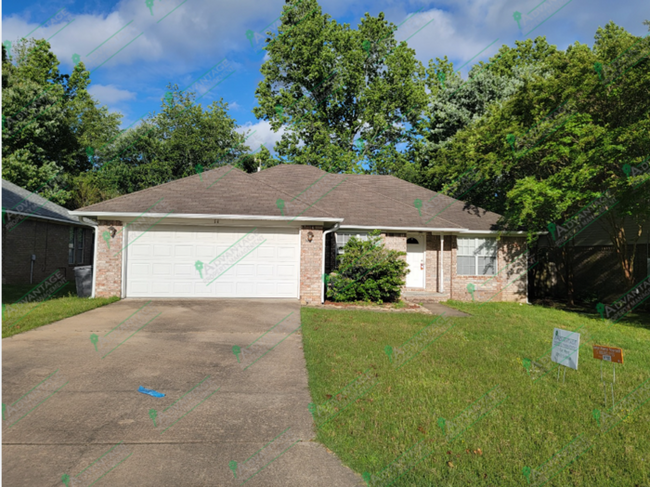 Building Photo - Two Car Garage & Small Deck in the Back Yard!