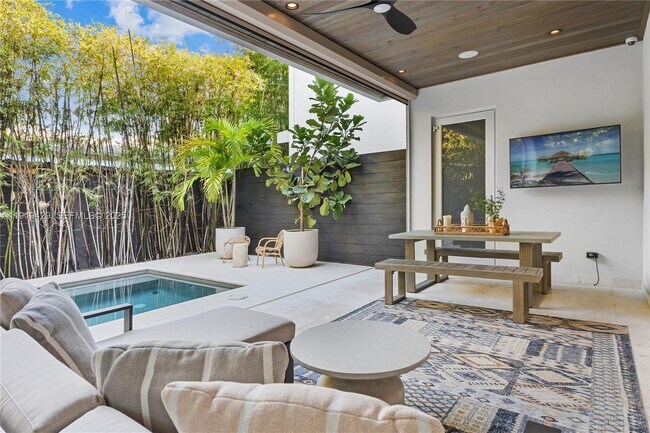 Foto del edificio - 3075 Blaine St